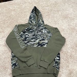 Like new Under Armour hoodie